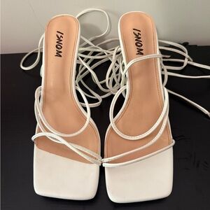 Isnom Women’s Strappy Wrap Up White Kitten Heel Size 10